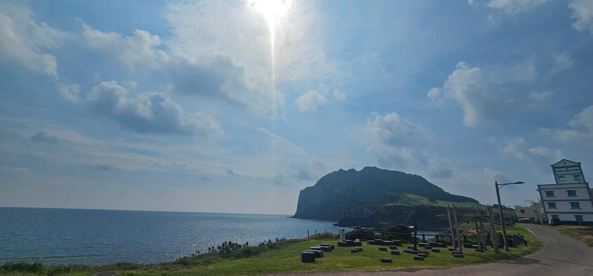 הוילה סאוגוויפו Seongsan Morning Sunset מראה חיצוני תמונה